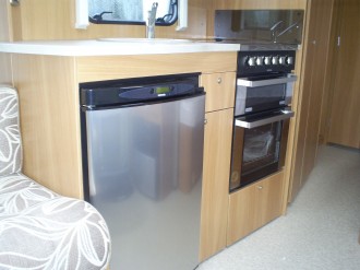 FRIDGE/ FREEZER