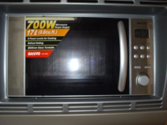 700W MICROWAVE